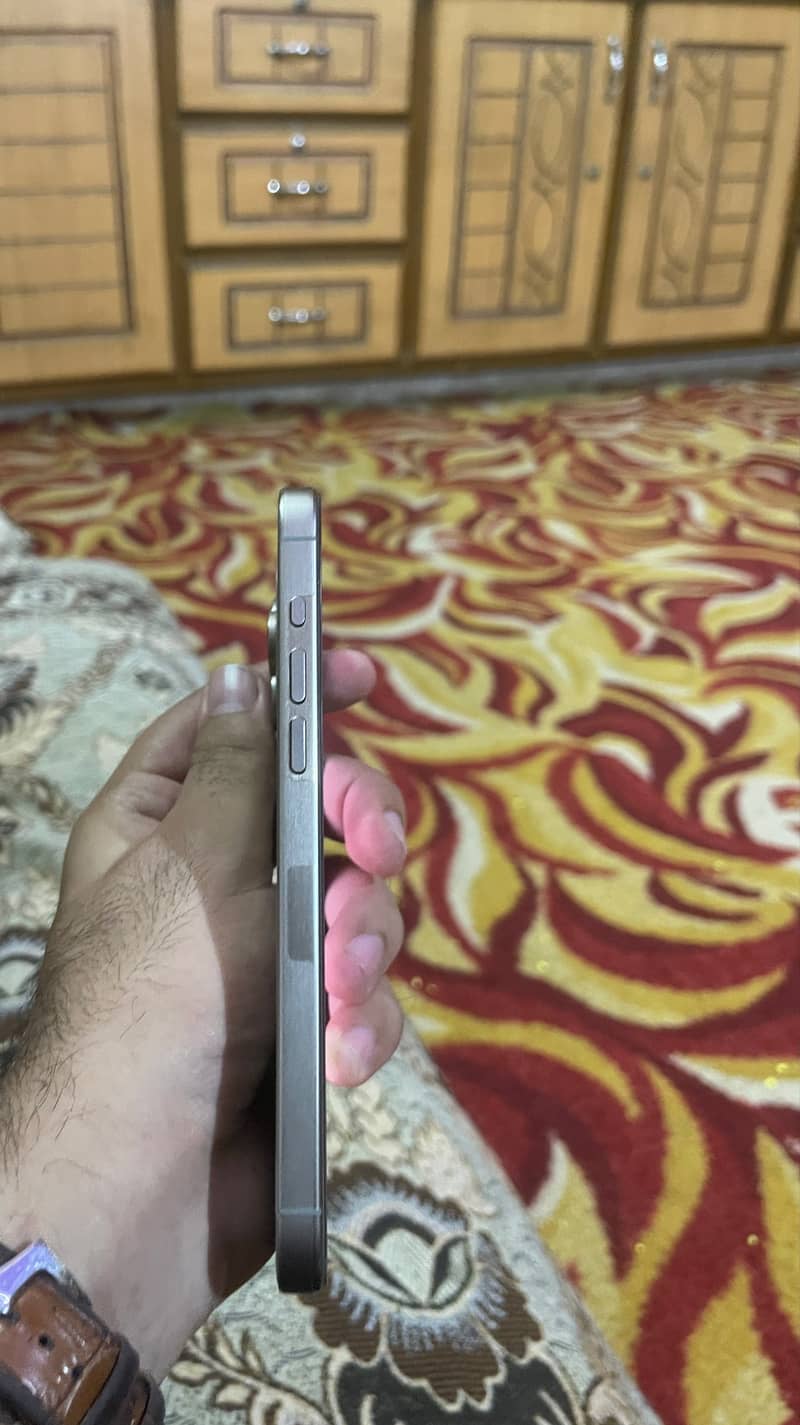 Apple iPhone 15 Pro Max 3