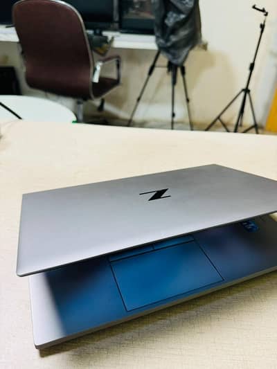 HP ZBook Firefly 14 G8 – Premium Business Laptop