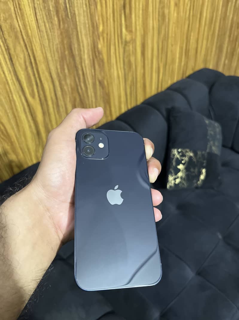 Apple iPhone 12 2