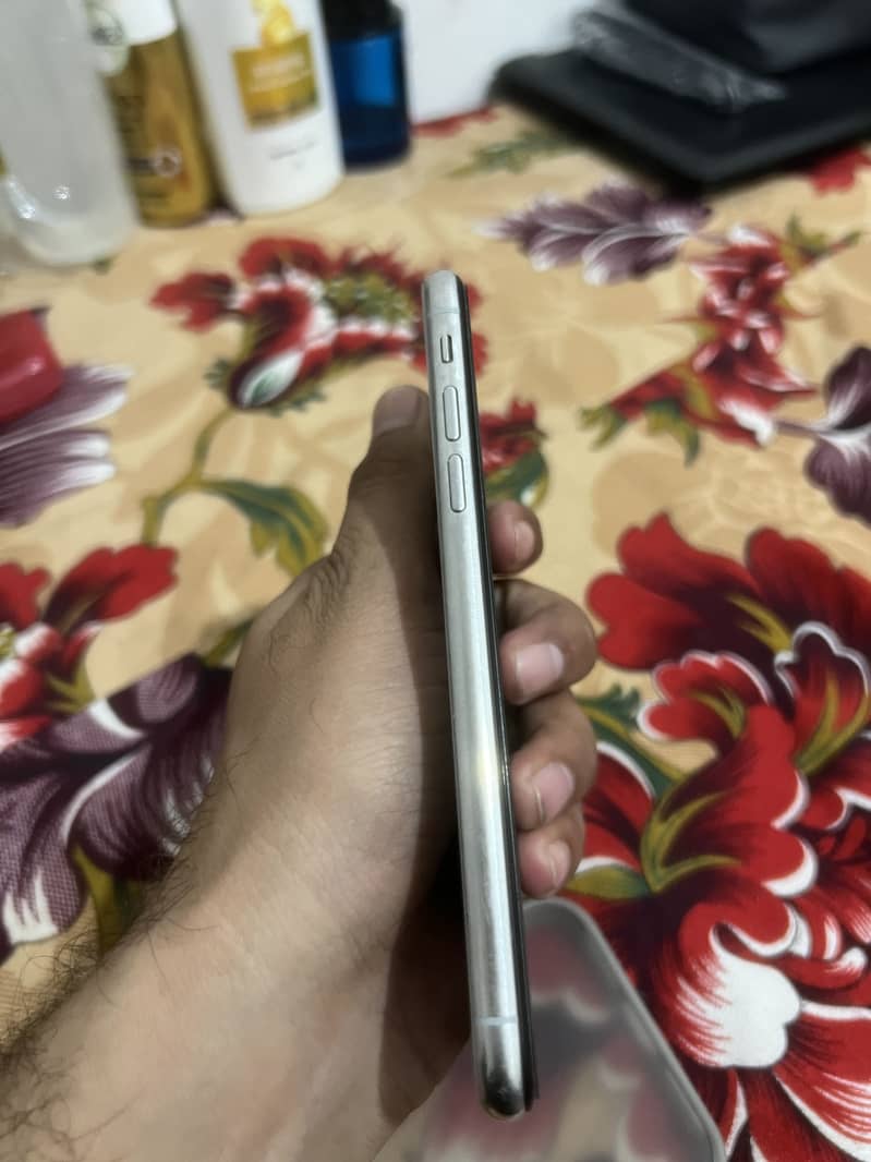 Apple iPhone X 6
