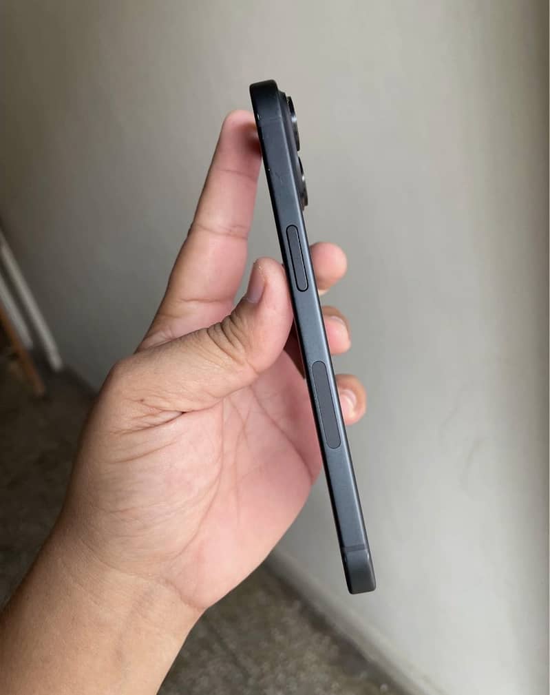 Apple iPhone 15 2