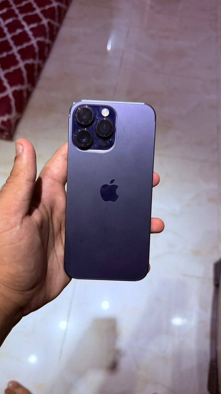 Apple iPhone 14 Pro Max 0