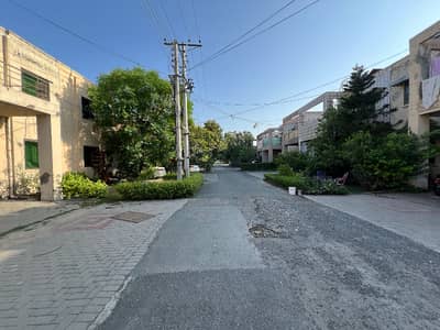 5 Marla house for sale in khayaban-e-Amin for sale block G (original photo)wapda available 40 feet road near to park Markit mosque