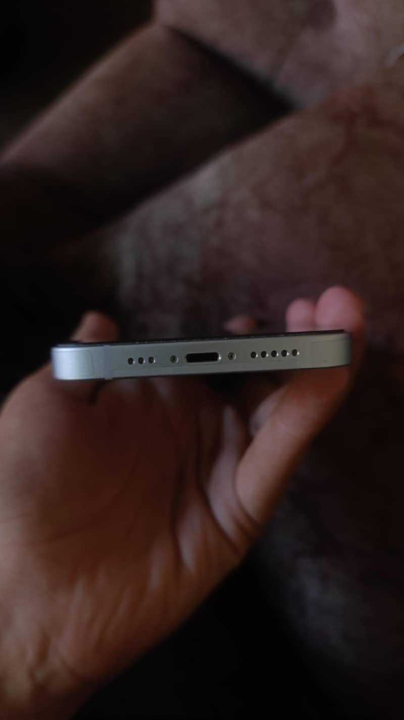 Apple iPhone 14 4