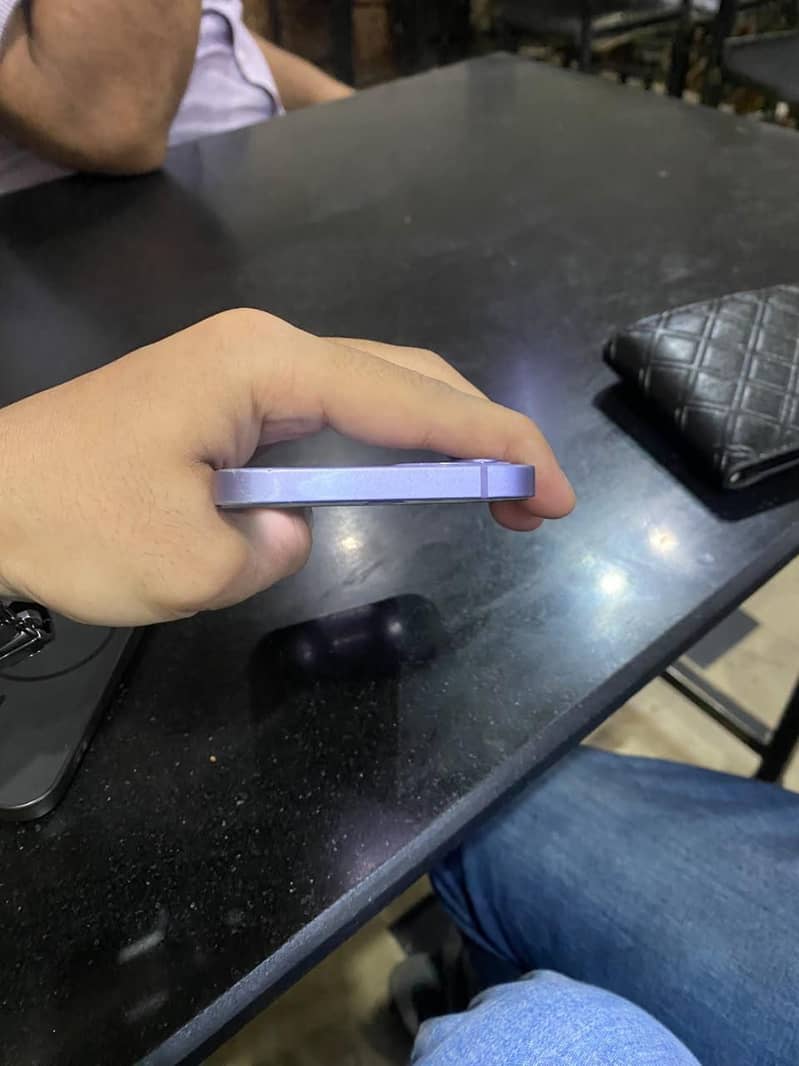 Apple iPhone 12 2