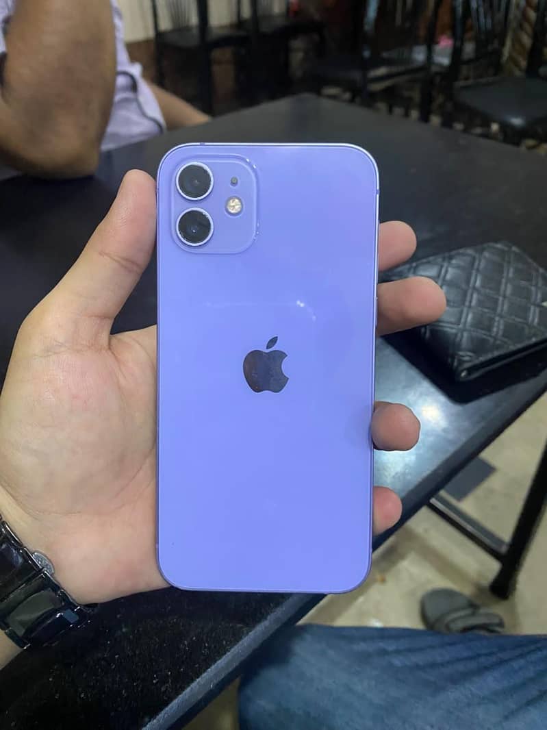 Apple iPhone 12 3