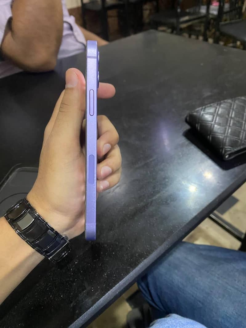 Apple iPhone 12 5