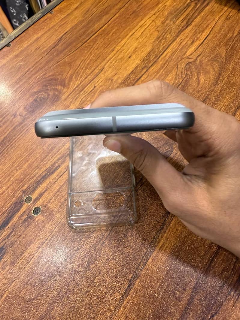 Google Pixel 8 6