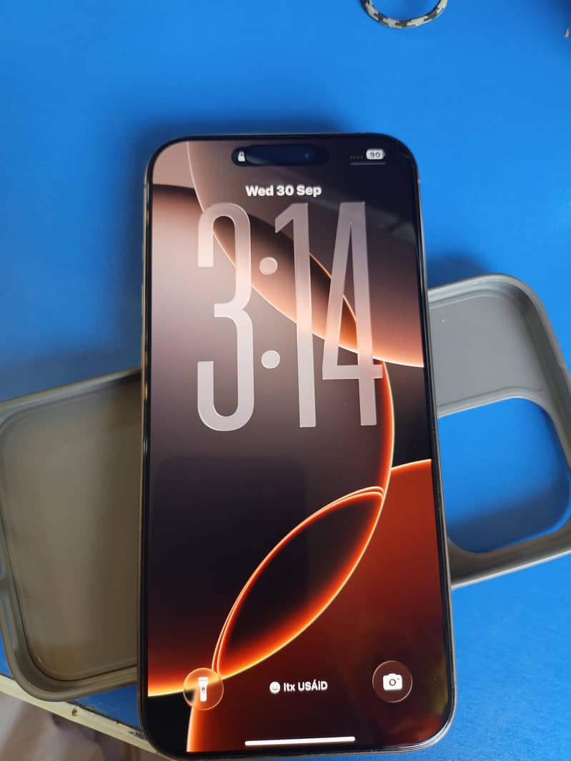 Apple iPhone 16 Pro Max 6