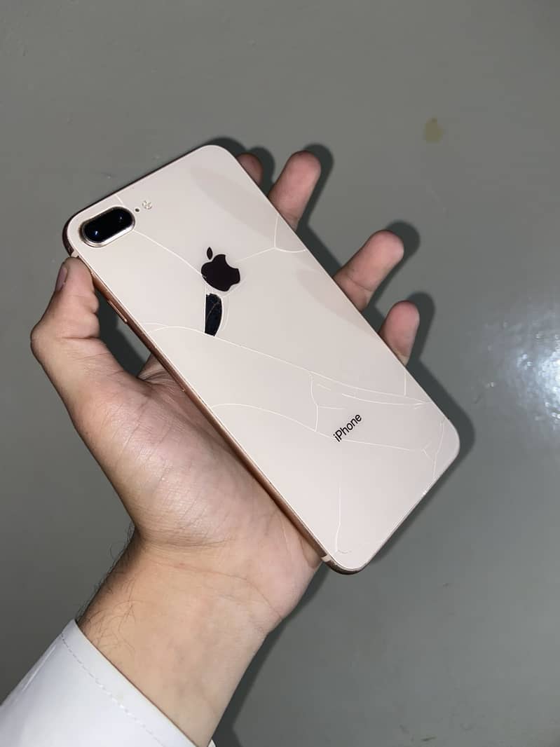 Apple iPhone 8 Plus 1