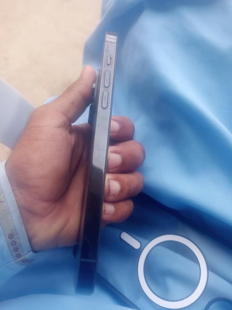Apple iPhone 14 Pro Max 4