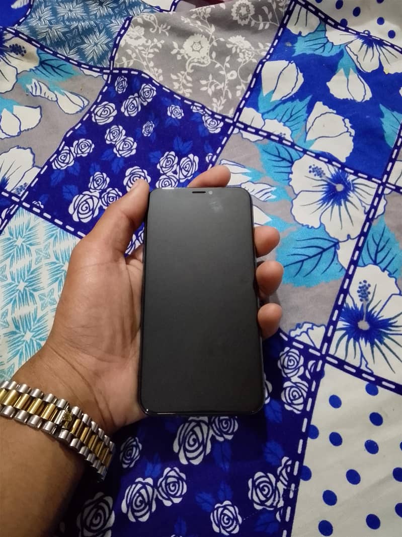 Apple iPhone X 4