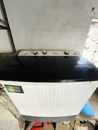 Large Dawlance washing machine with spinner