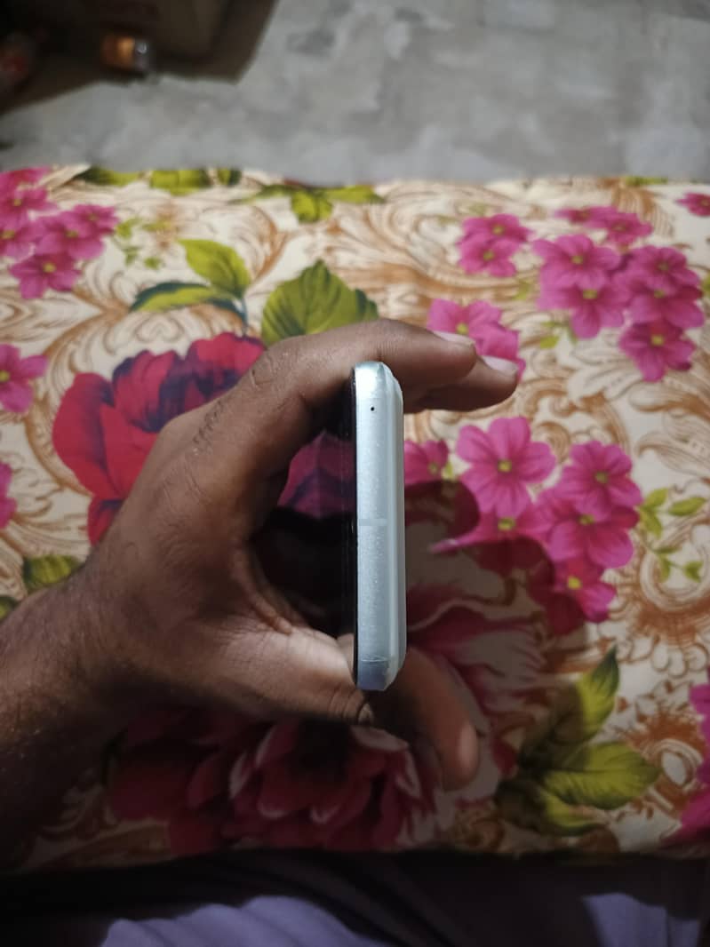 Google Pixel 8 1