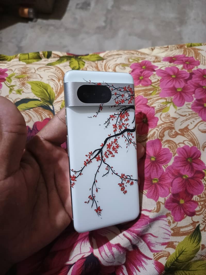Google Pixel 8 5