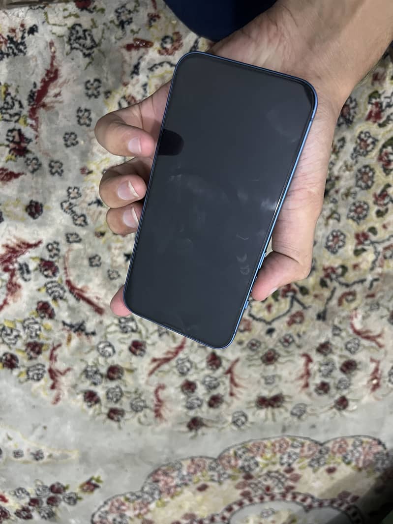 Apple iPhone 13 5