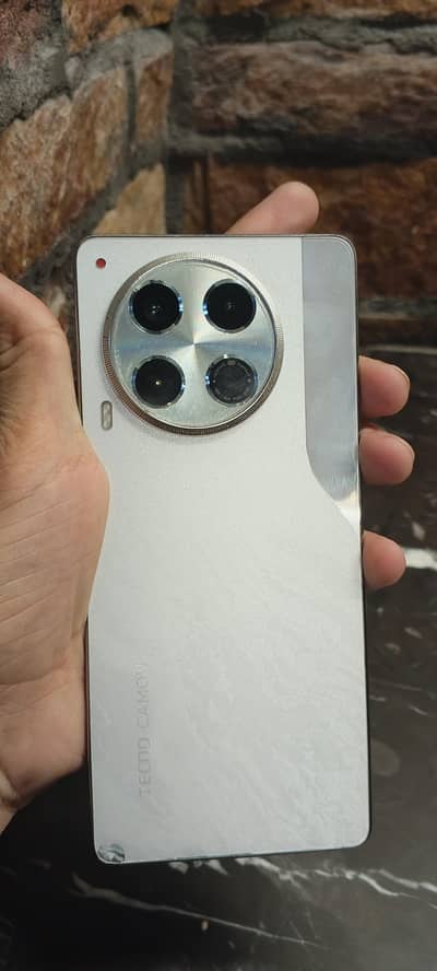 Tecno CAMON 30