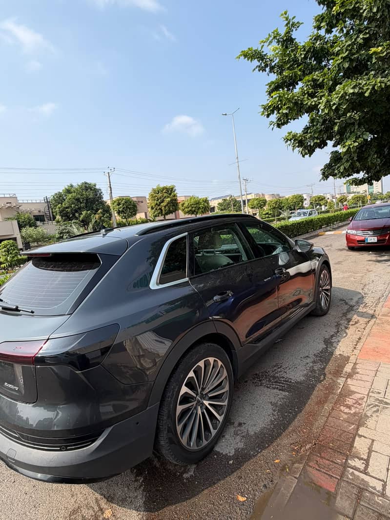 Audi E-Tron 2020  Model 2