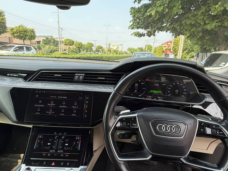 Audi E-Tron 2020  Model 4