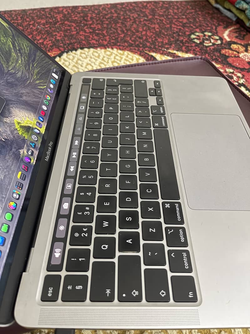 Mac Book pro 2020 3