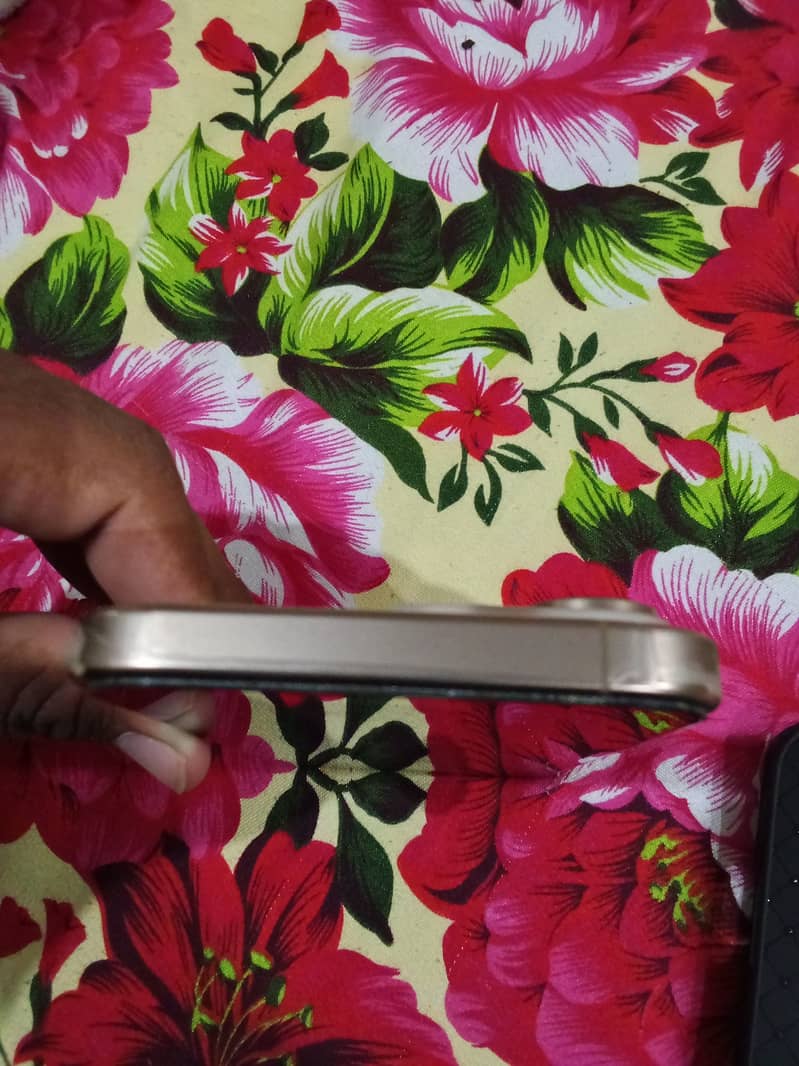 Apple iPhone 16 Pro Max 3