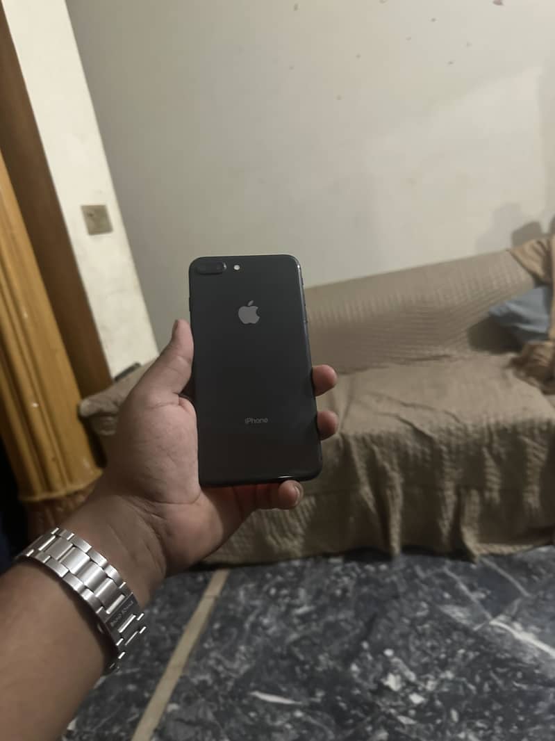 Apple iPhone 8 Plus 0