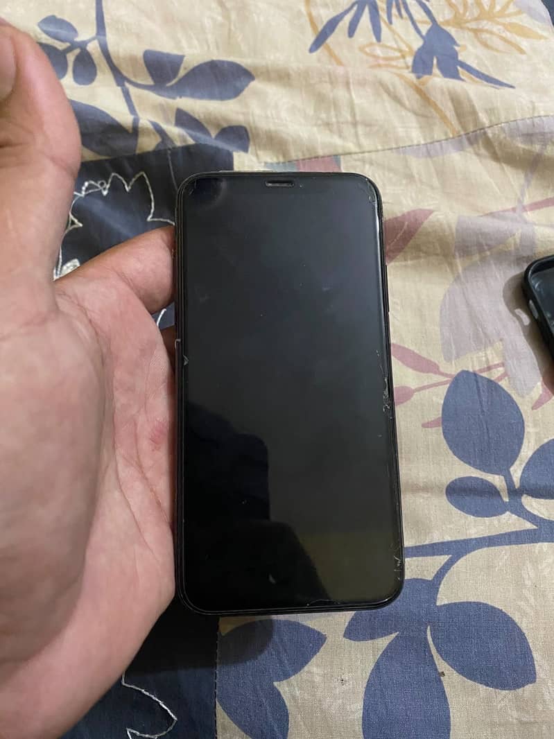 Apple iPhone XS 3