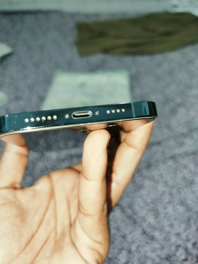 Apple iPhone 12 Pro Max 3