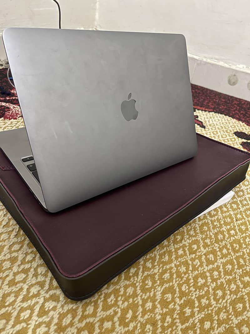 MacBook Pro 2020 model 0