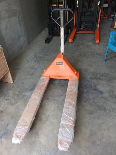 Hand pallet truck, trolleys, lifter available For Sale