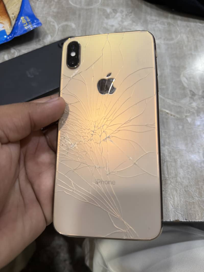 Apple iPhone XS Max 1
