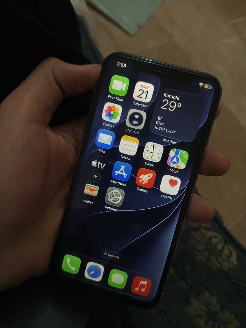 Apple iPhone 11 Pro 1