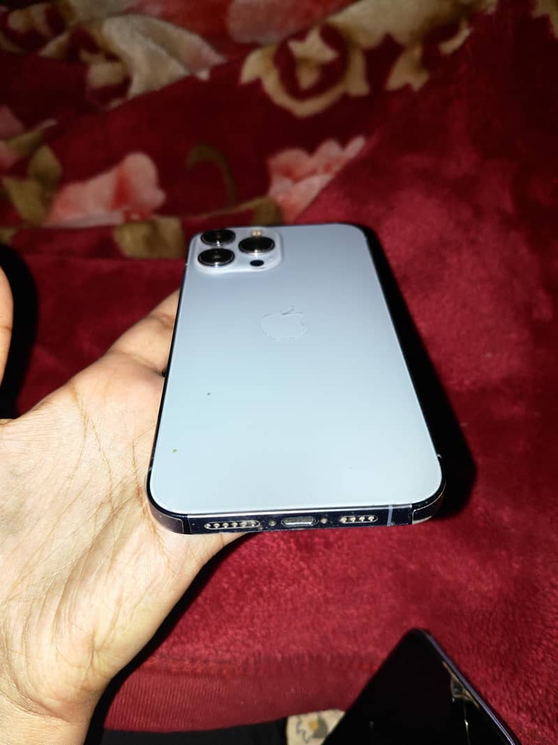 Apple iPhone 13 Pro Max 6