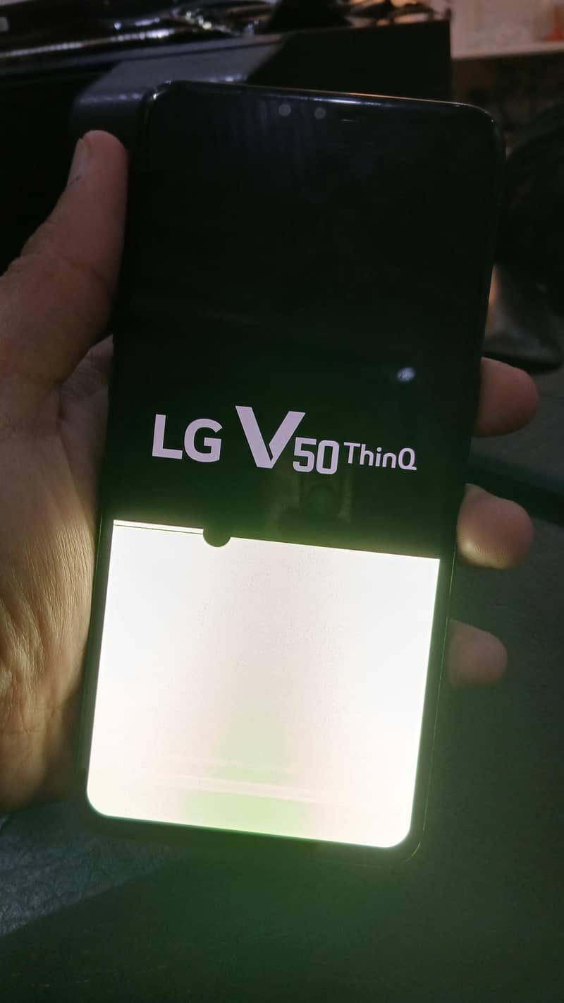 LG V50 ThinQ 1