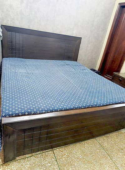Bed set With Dressing For sale in new Condition