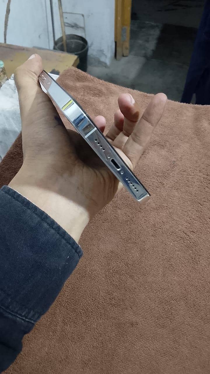 Apple iPhone 13 Pro Max 5