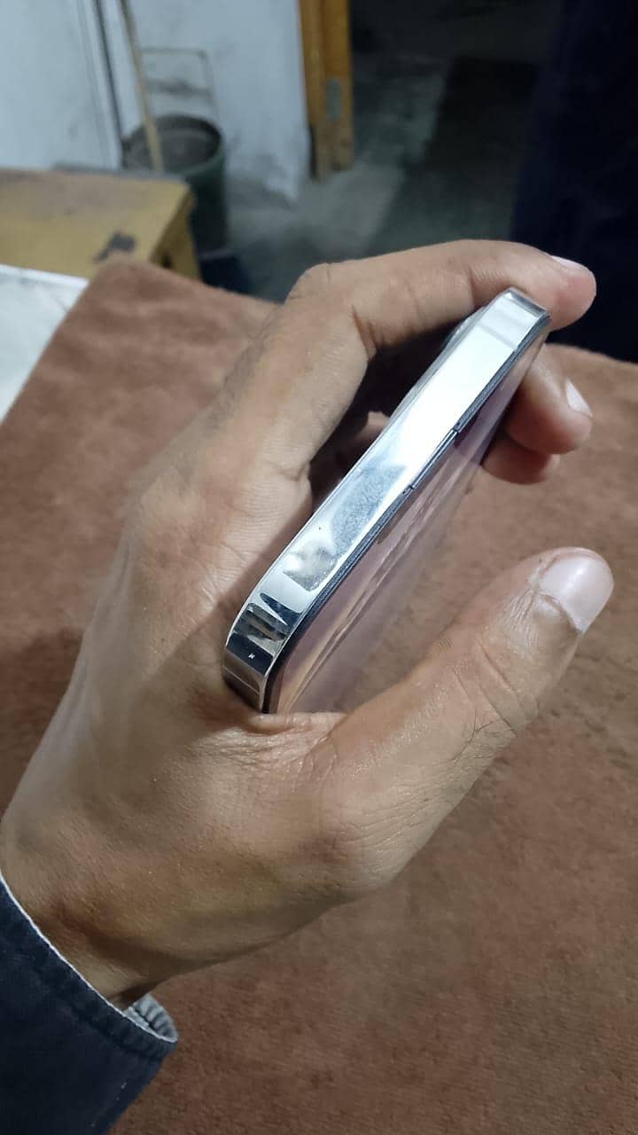 Apple iPhone 13 Pro Max 6
