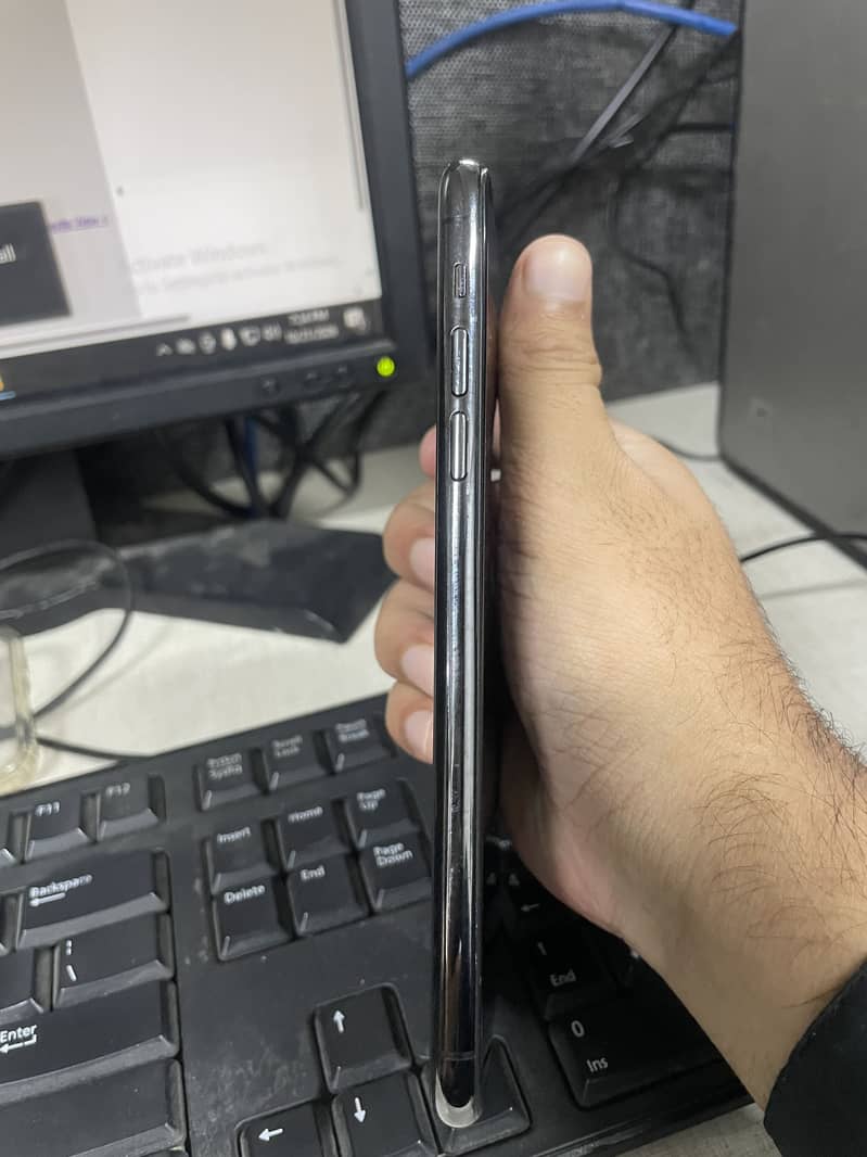 Apple iPhone 11 Pro Max 0