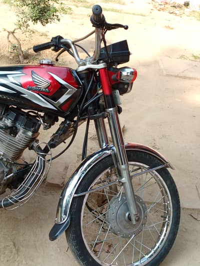 Honda 125 16/17 model Urgent Sale Ko hai yhii hai