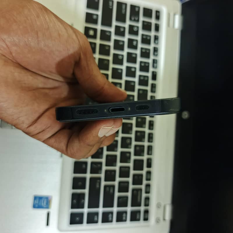 Apple iPhone 14 JV 1