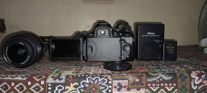 Nikon D5200 Camera with 18-55mm Lens, Stand, Bag & Complete Kit