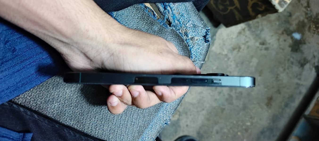 Apple iPhone 13 Pro 3