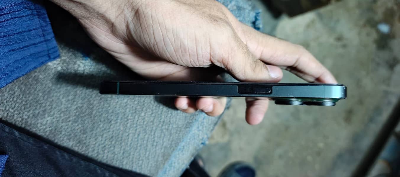 Apple iPhone 13 Pro 4