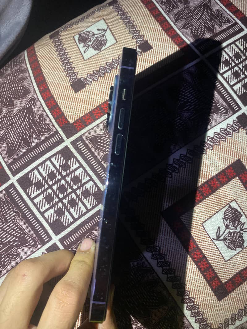 Apple iPhone 14 Pro Max 3