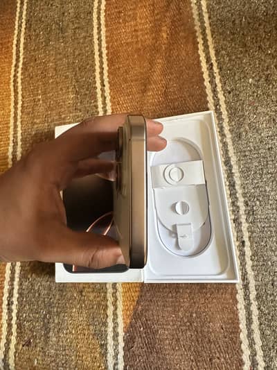 Apple iPhone 16 Pro Max Favtory Unlock with Box