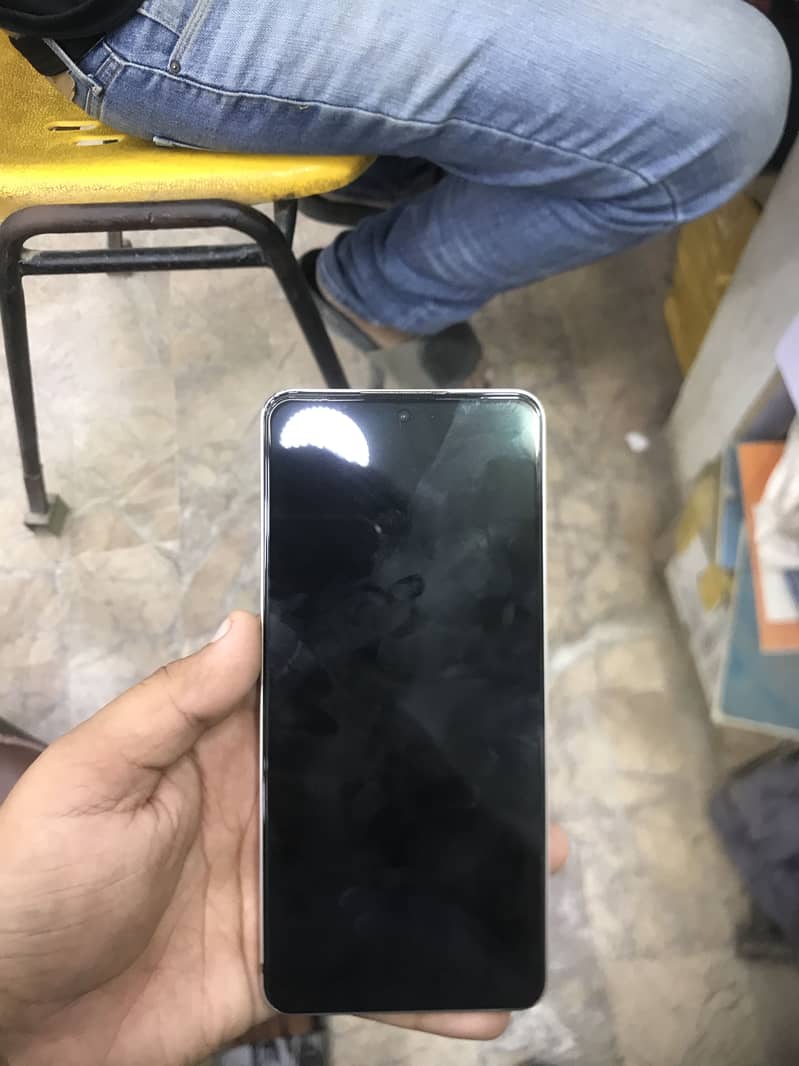 Realme 13 Plus 3