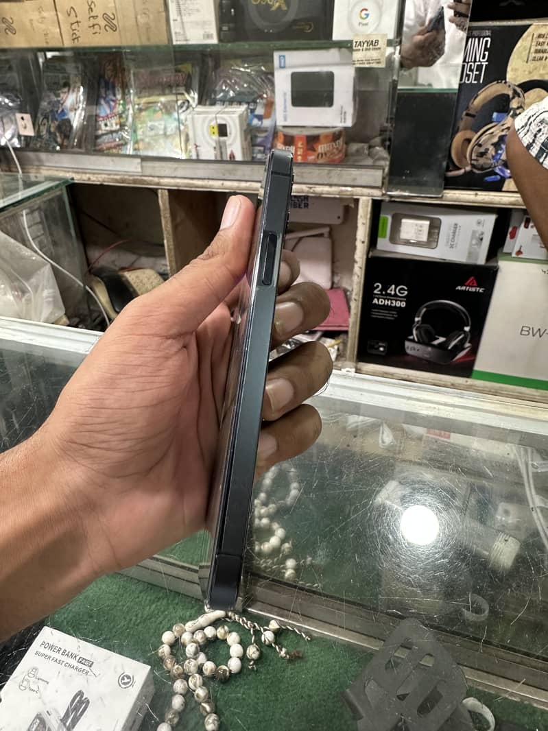 Apple iPhone 12 Pro 2