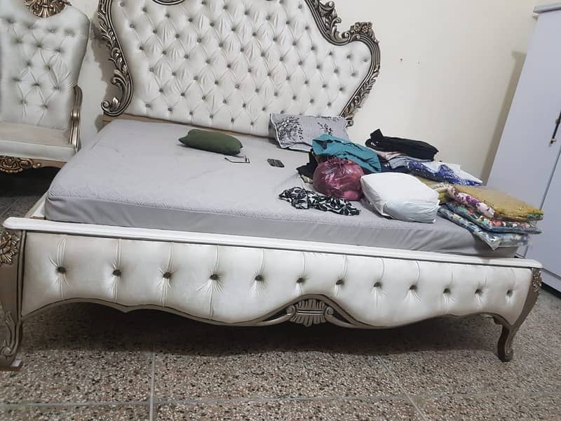 Complete Bedset (bed, dressing table, side table, chairs) 2