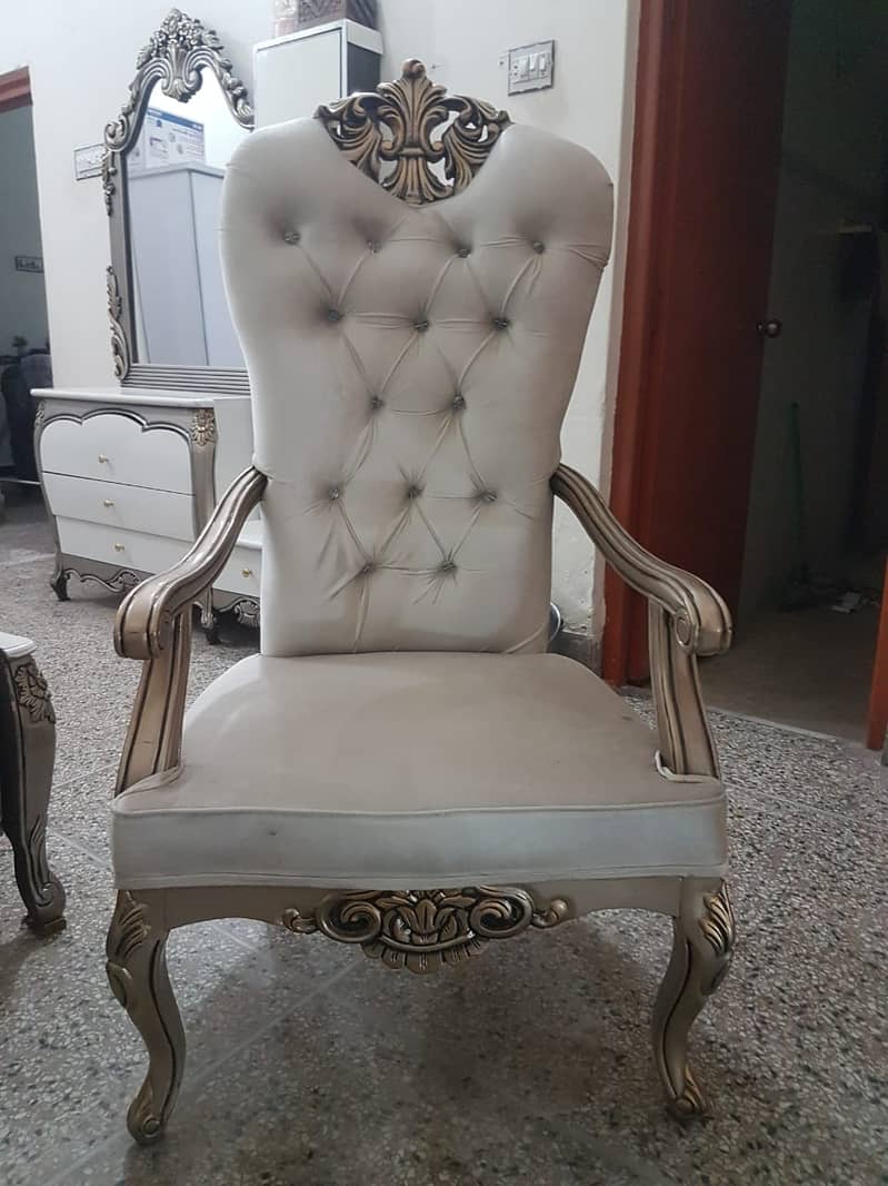 Complete Bedset (bed, dressing table, side table, chairs) 6