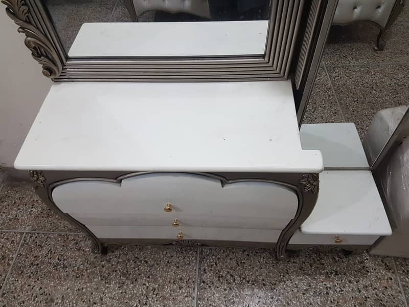 Complete Bedset (bed, dressing table, side table, chairs) 11